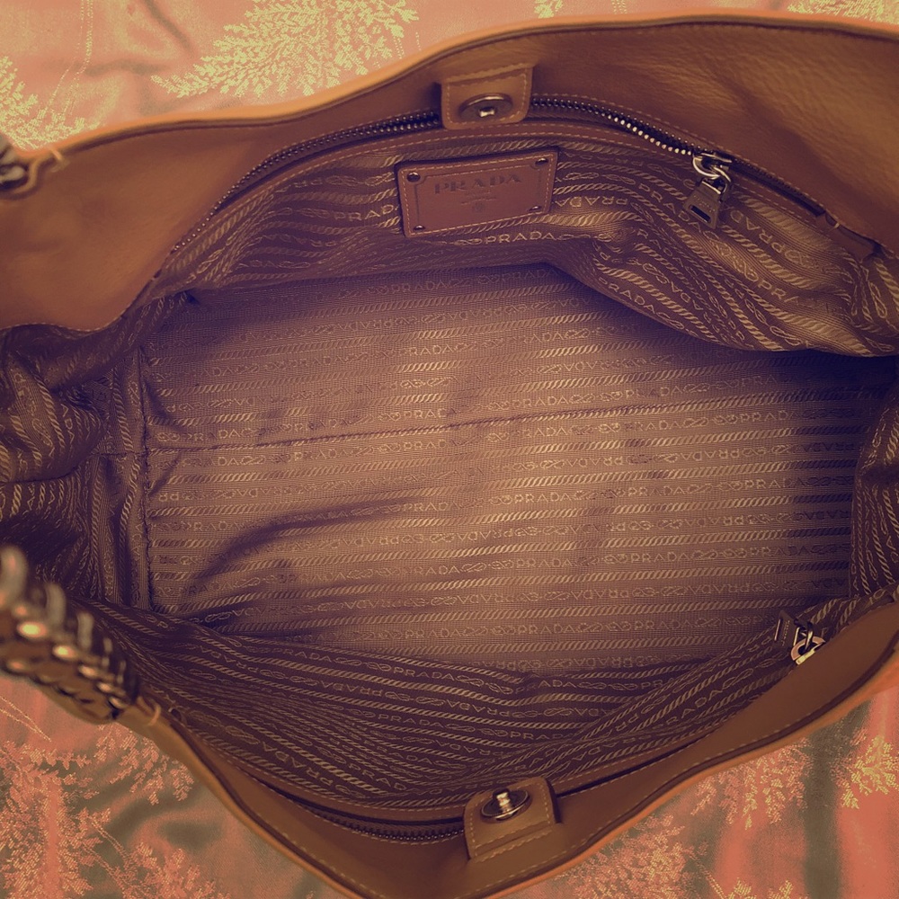 More pics for the Prada bag